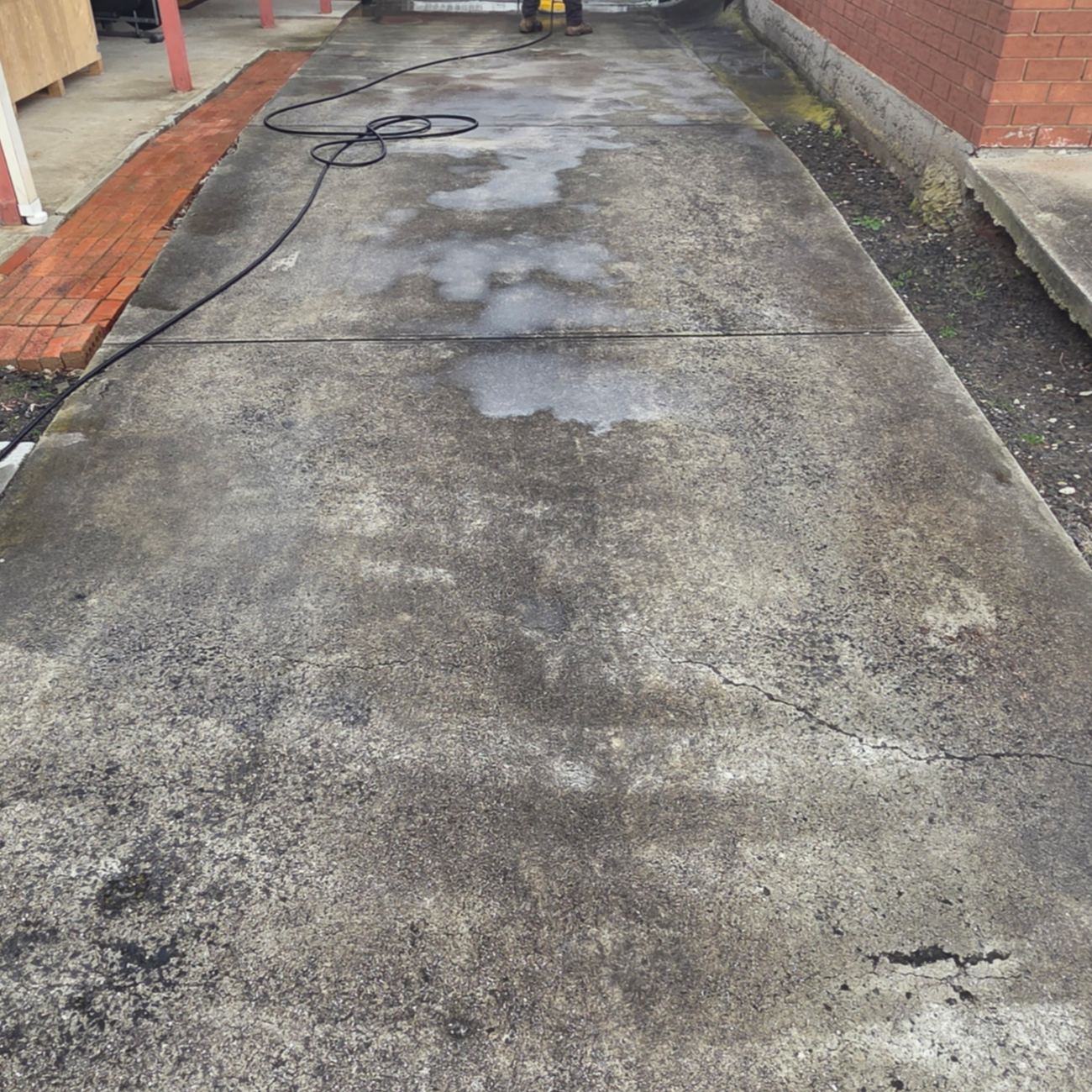 Concrete Driveway before pressure cleaning